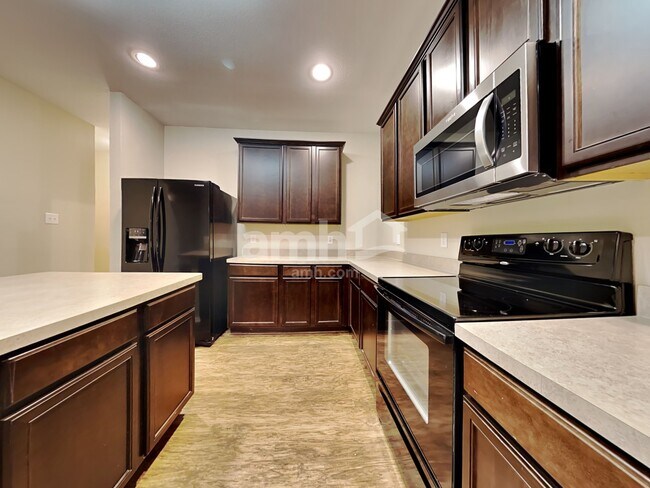 Building Photo - 214 Silver Spur Dr