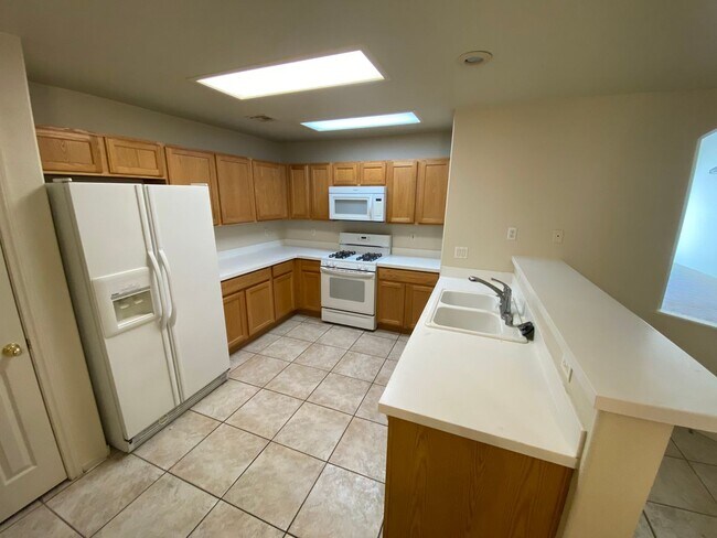 Building Photo - 10185 Birch Bluff Ln