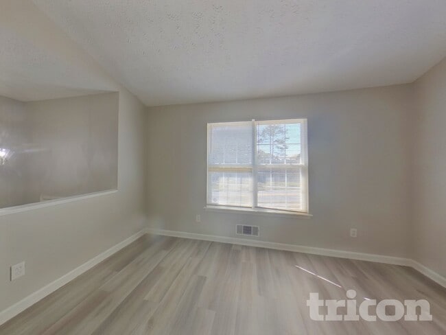 Building Photo - 3090 Creel Rd