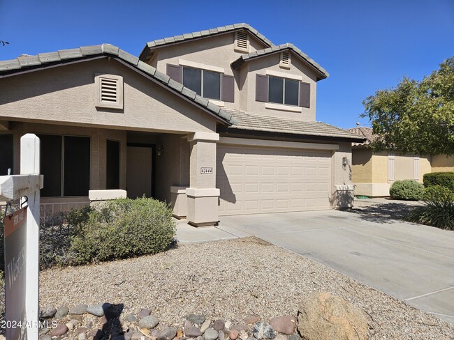 Building Photo - 42444 W Desert Fairways Dr