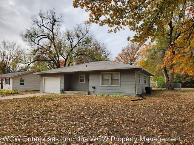 Building Photo - 3 br, 1 bath House - 2417 SW High Ave.