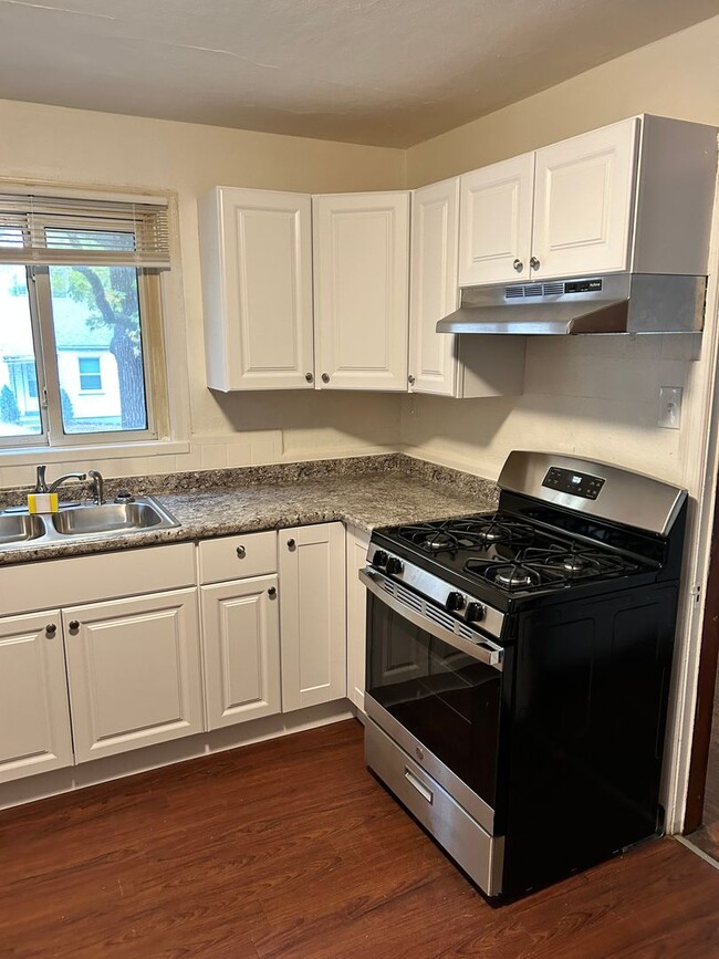 Building Photo - 7116 Lamont Dr
