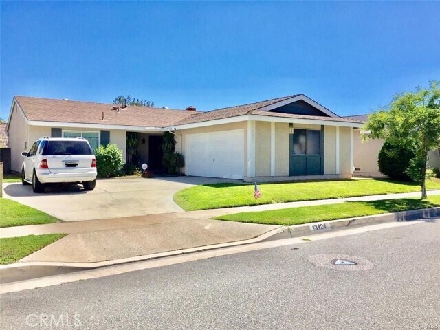 Foto principal - 13424 Rose St