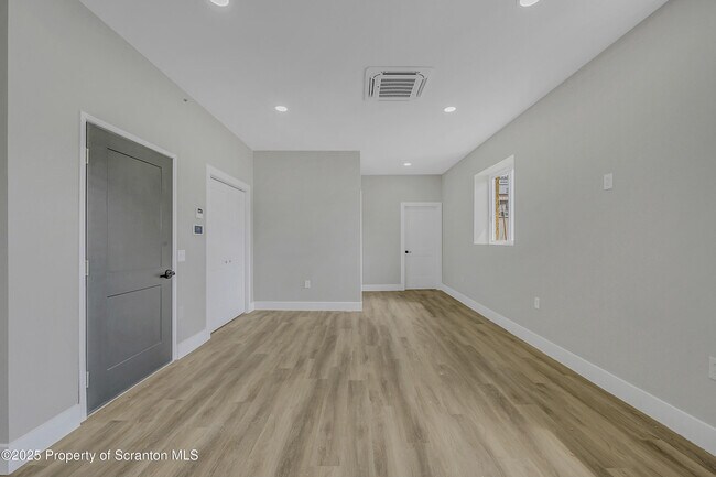 Foto del edificio - 215 Hickory St