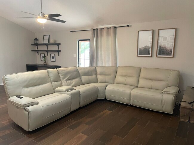 Foto del edificio - 1606 Hillside Rd