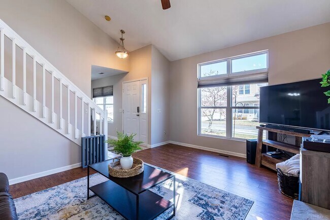 Living Room 1 - 9910 Oak Trail Rd