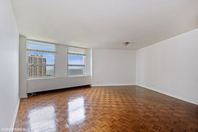 Building Photo - 2626 N Lakeview Ave
