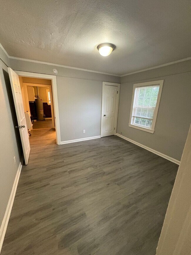Building Photo - Charming 1 Bed / 1 Bath Duplex in Memphis – Convenient & Affordable Living