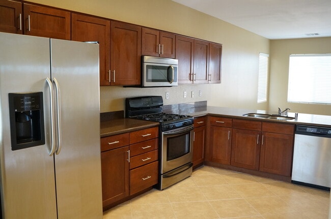 Building Photo - BEAUTIFUL SOUTH LAS VEGAS HOME IN A QUIET ...