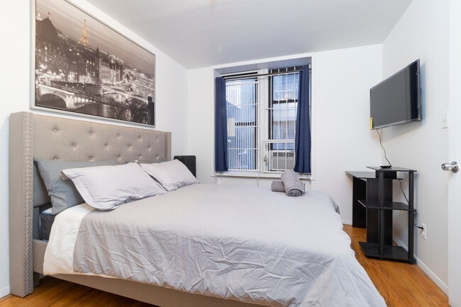 Foto del edificio - 316 E 96th St