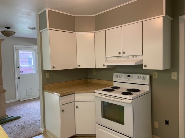 Kitchen next to dining room - 124 Bethany Pike