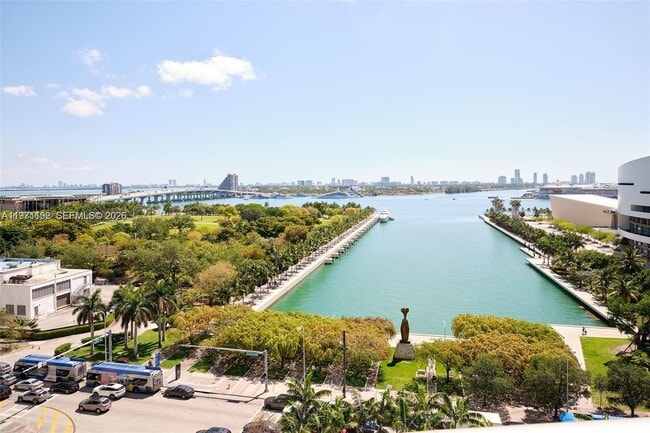 Foto del edificio - 888 Biscayne Blvd