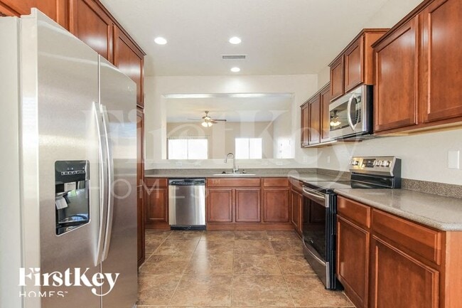 Foto del edificio - 390 E Yellow Wood Ave