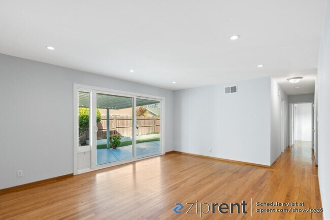 Building Photo - 2093 Pruneridge Ave