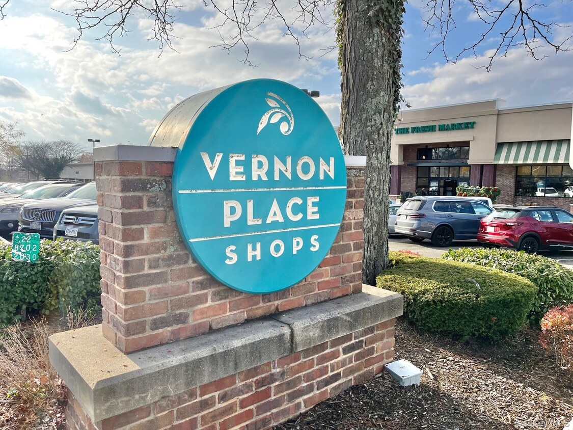 Foto del edificio - 153 Montgomery Ave