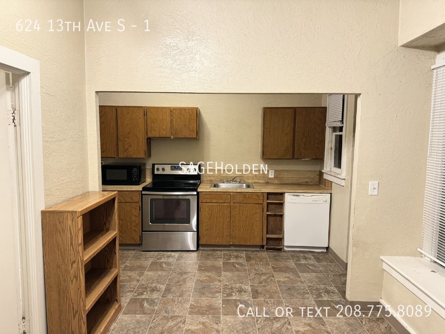 Primary Photo - 624 13th Ave S