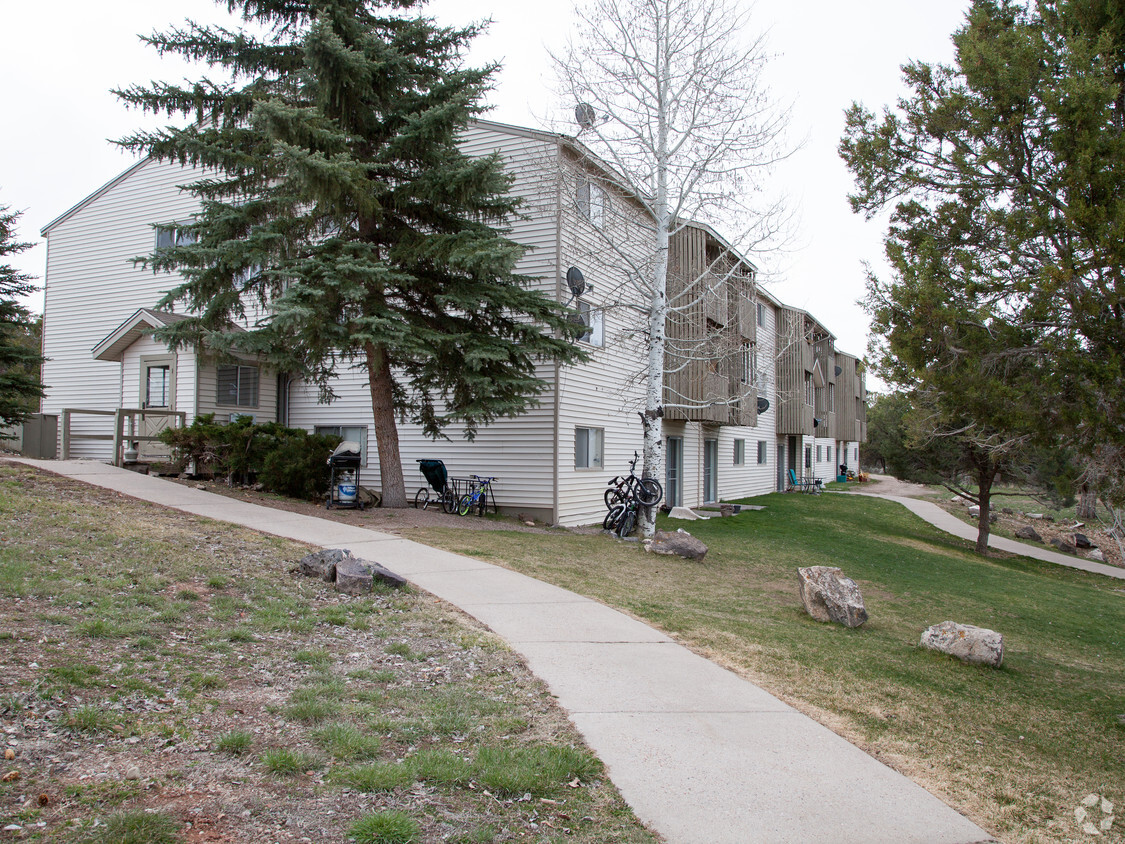 Primary Photo - Pinon Pines Apartments