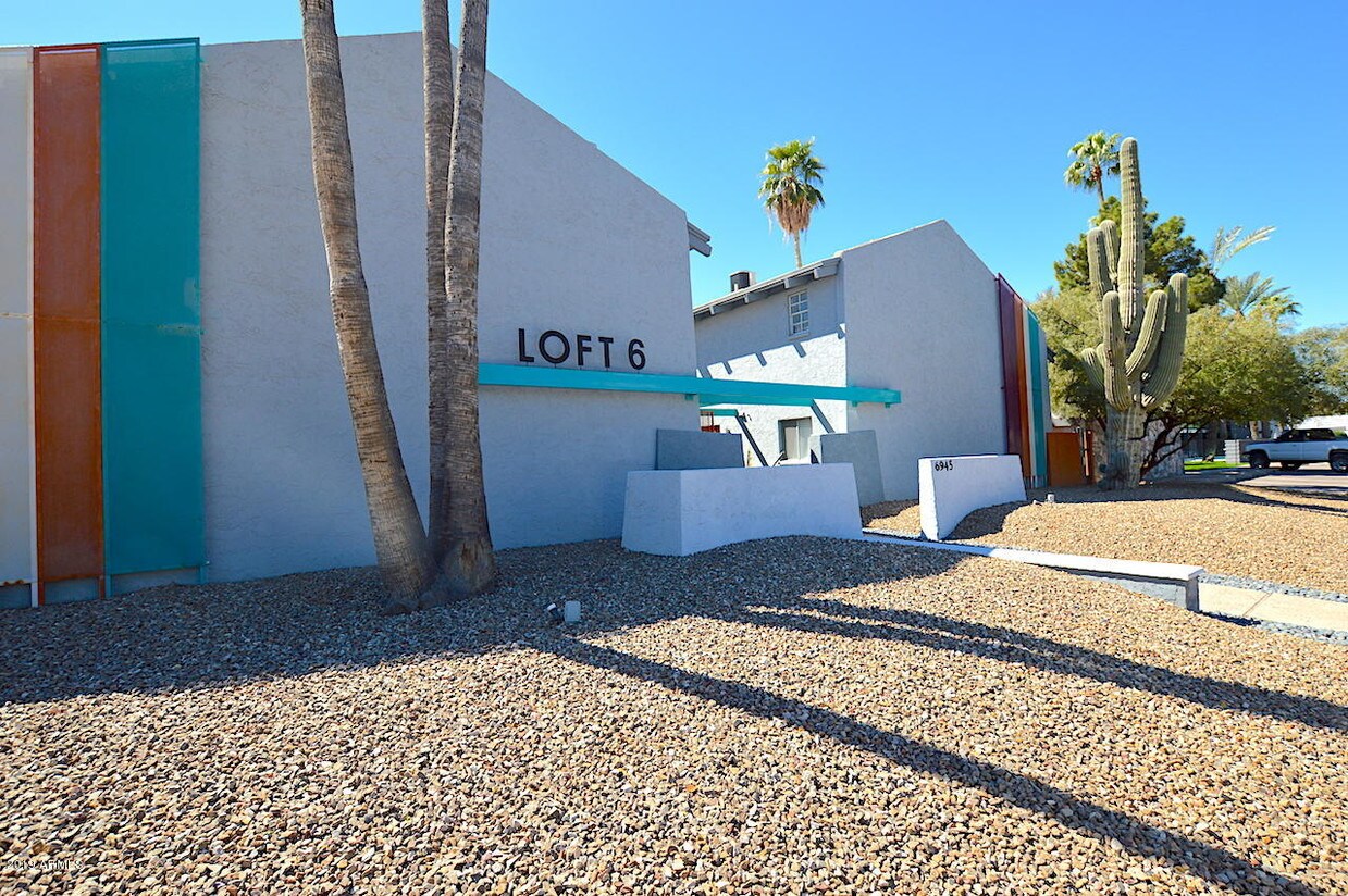 Foto principal - 6945 E 2nd St