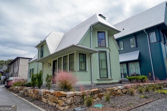 Building Photo - 110 Channing Ln