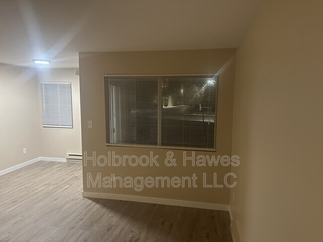 Foto del edificio - 4531 Boardwalk Dr