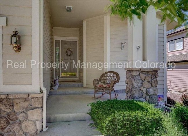 Building Photo - Stunning Home in Castle Pines