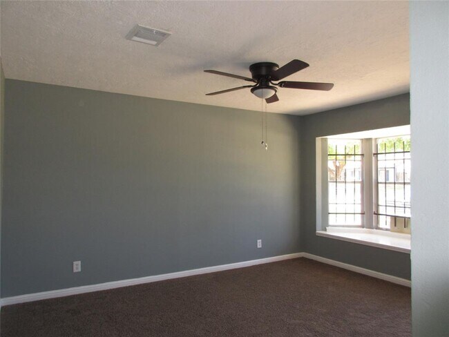 Foto del edificio - 9222 Oak Knoll Ln