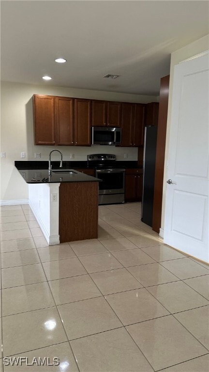 Foto del edificio - 7746 Bristol Cir