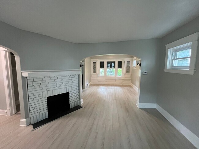 Foto del edificio - Three bedroom one bathroom home for rent