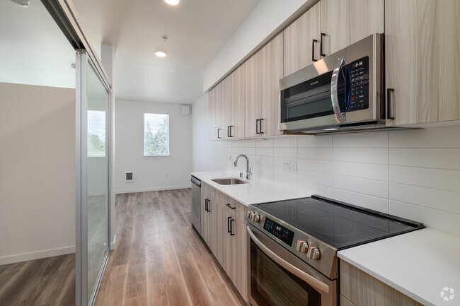 1BR, 1BA - 538SF - Kitchen - Zinnia