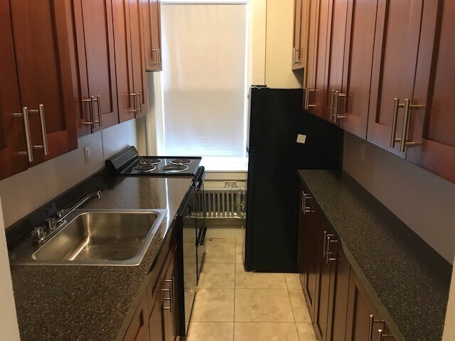 Building Photo - 1834 Beacon St