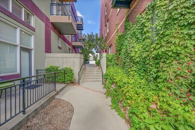 Foto del edificio - $1,850.00, Studio condo with one bathroom.