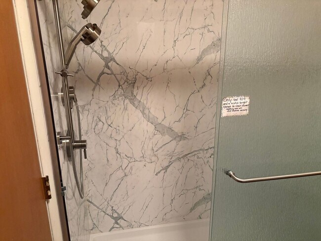 Foto del edificio - 2 Bedroom one level cabin