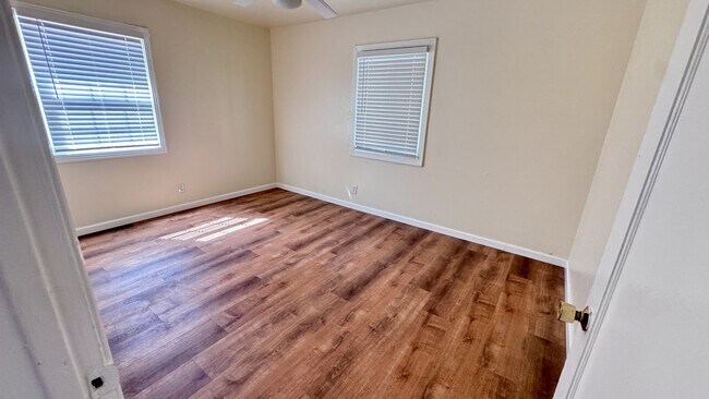 Building Photo - 4208 20th Ave