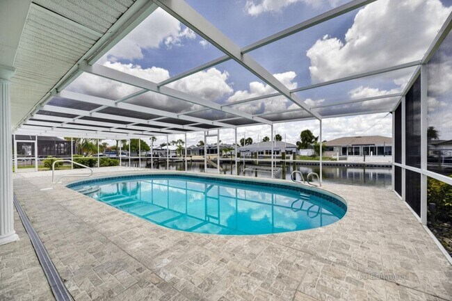 Foto del edificio - 6305 Cottonwood Ln