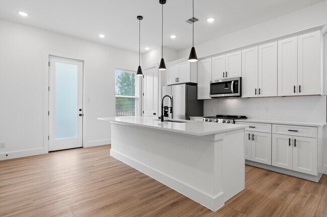 Foto del edificio - 9437 Pembrook St