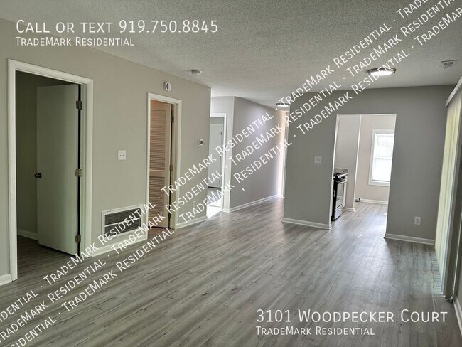 Foto del edificio - 3101 Woodpecker Ct