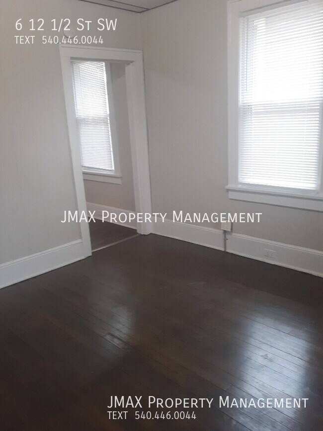 Building Photo - This property has a no security deposit op...