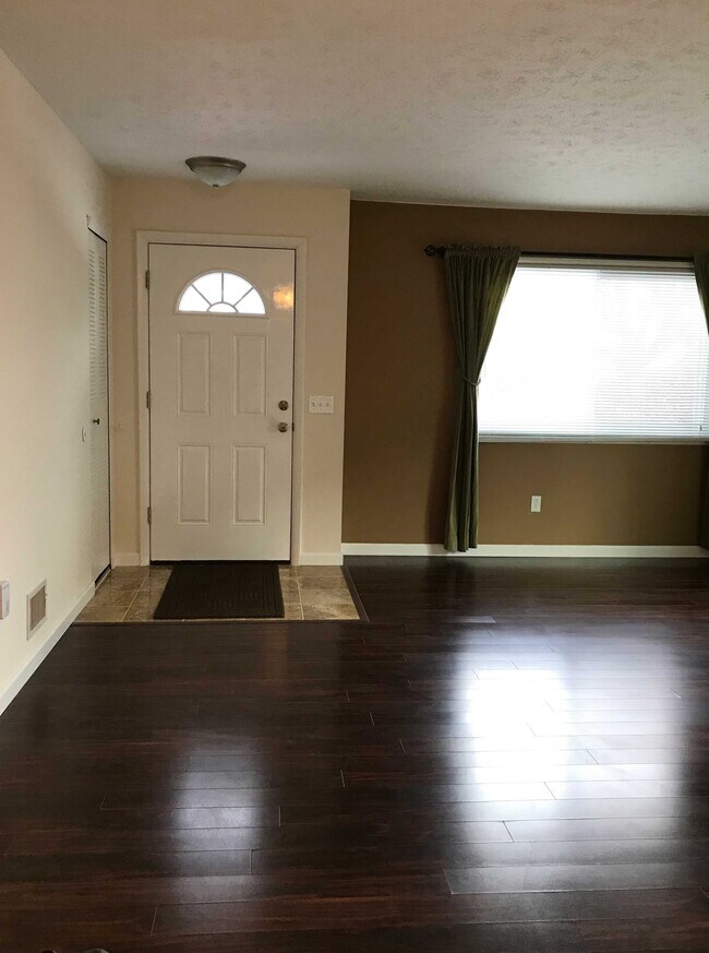 Building Photo - 620 Eastbrooke Ln