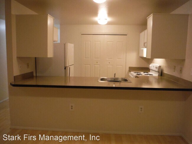 Building Photo - 312-318 SE 160th Ave