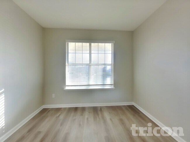 Building Photo - 1413 Paco Trail