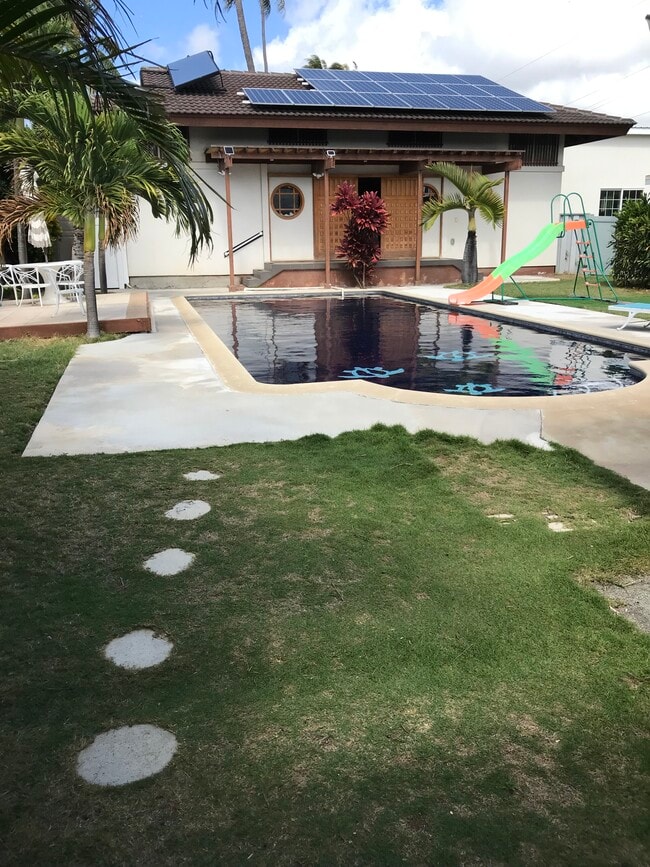Building Photo - 4542 Aukai Ave