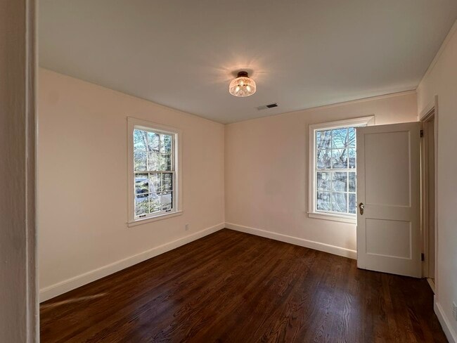 Foto del edificio - 2247 Vollintine Ave