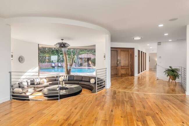 Foto del edificio - 3828 Alomar Dr