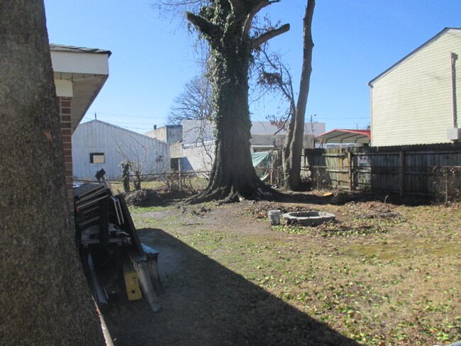 Building Photo - 7925 Westcliff Dr