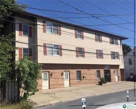 Building Photo - 45 E Raspberry St