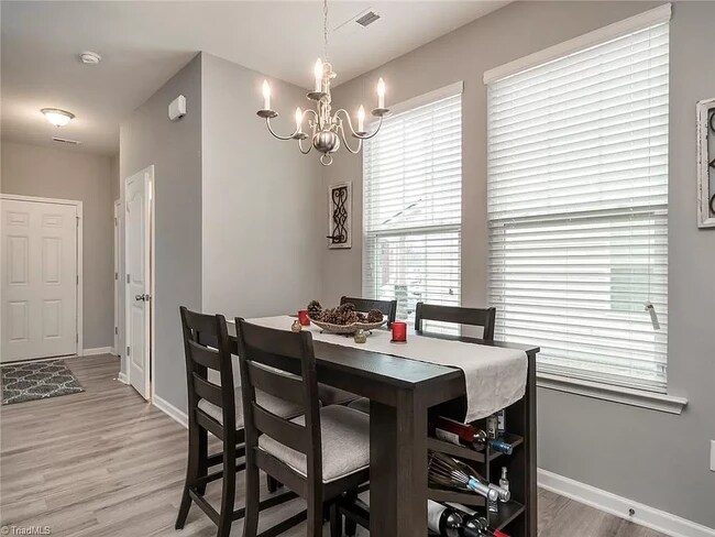 Dining Nook- Downstairs - 1067 Kenross Dr