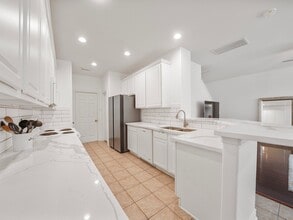 Building Photo - 78 Blue Creek Ct