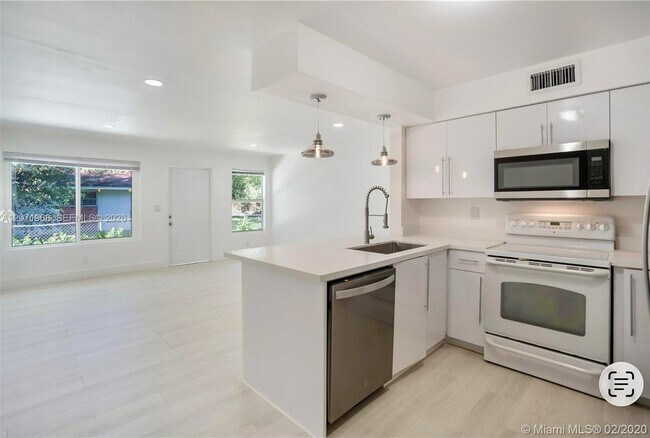 Foto del edificio - 1301 NE 147th St