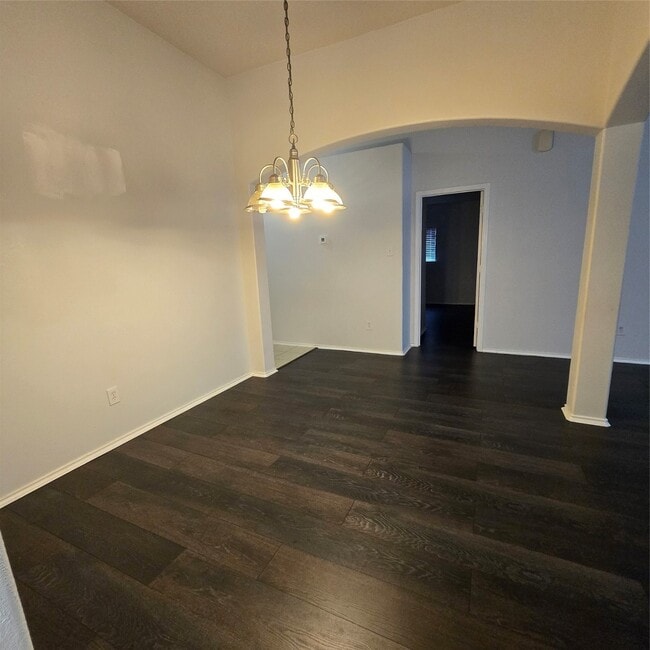 Foto del edificio - 7010 Windy Run Ct