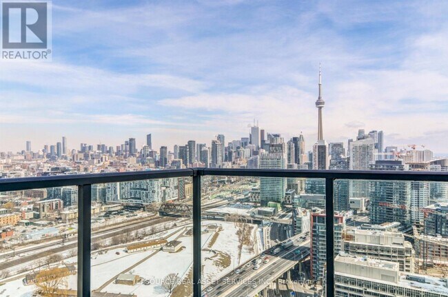 Building Photo - 219 Fort York Blvd